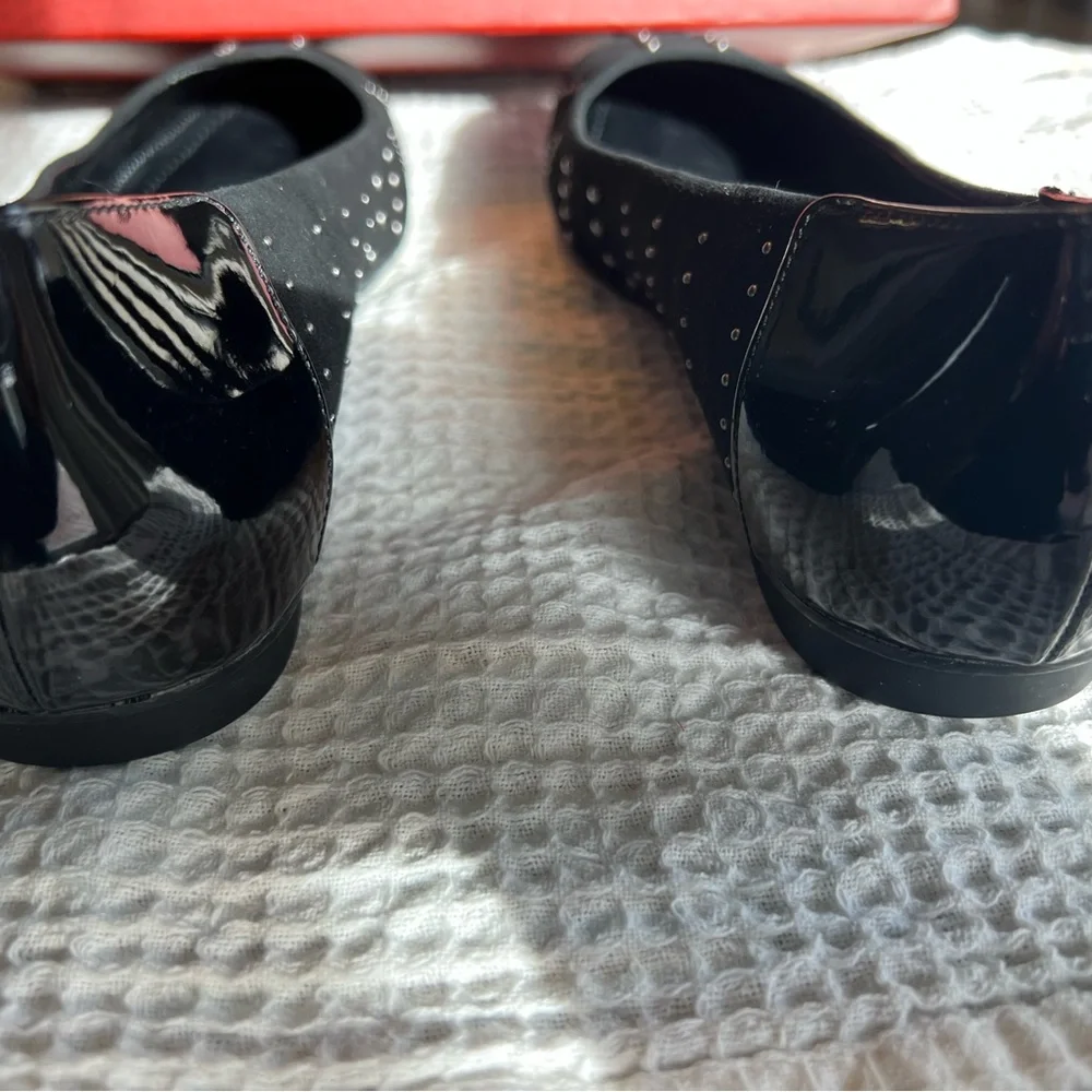 Donald J. Pliner Black Flats Sleek Loafers - Picture 6 of 6